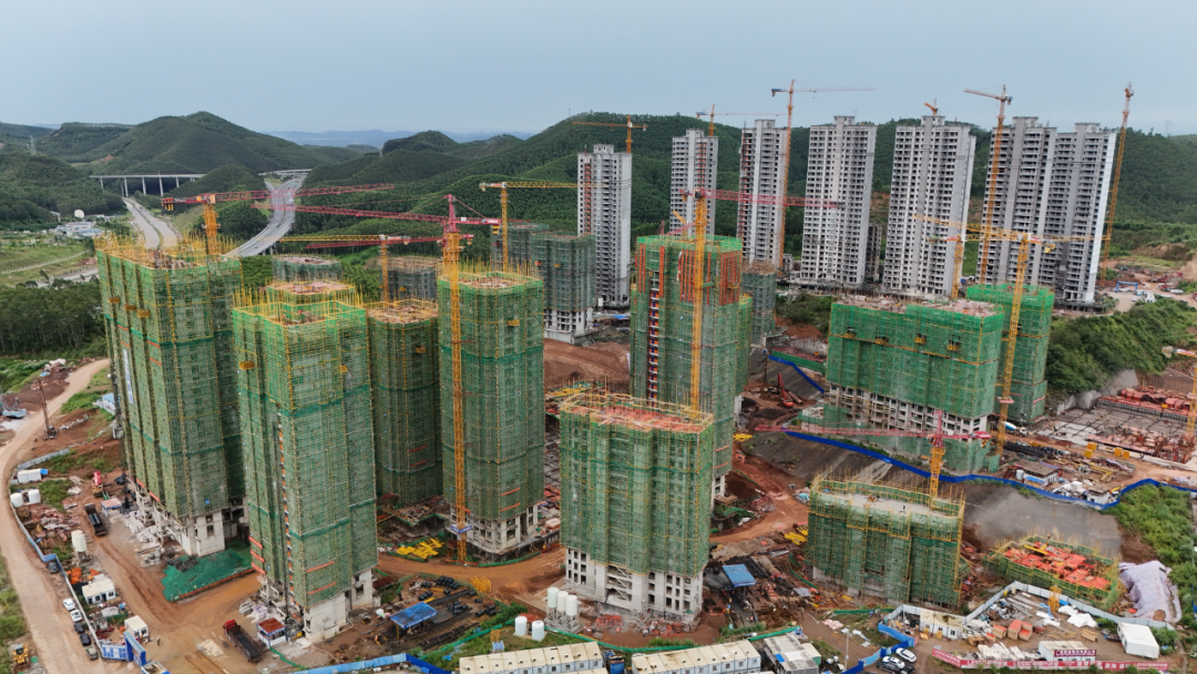 Honeyview_正在建设的恒大文旅城2组团A标项目 (3).png